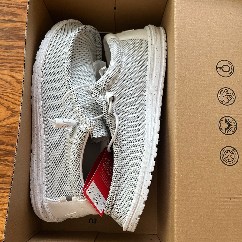 Hey Dude, men’s Wally Sox loafers